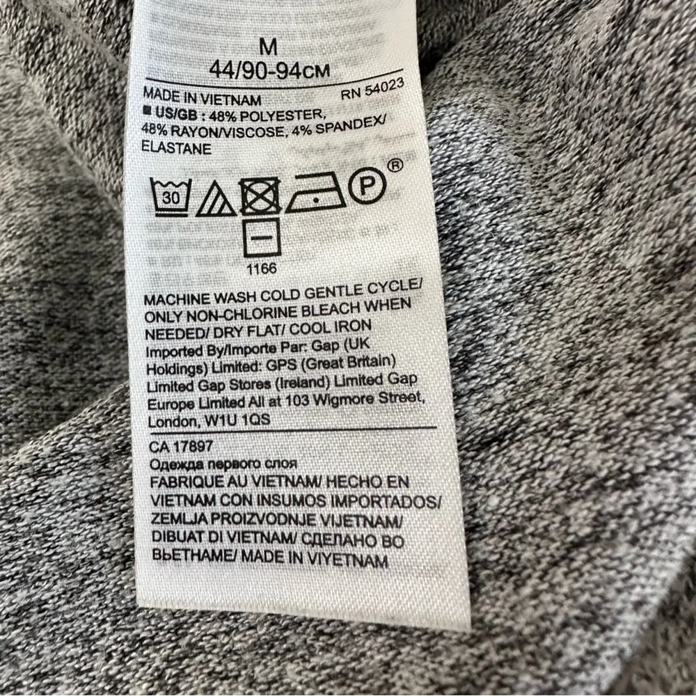 Banana Republic‎ M Luxespun crew long-sleeve tee, rounded hem, gray heather